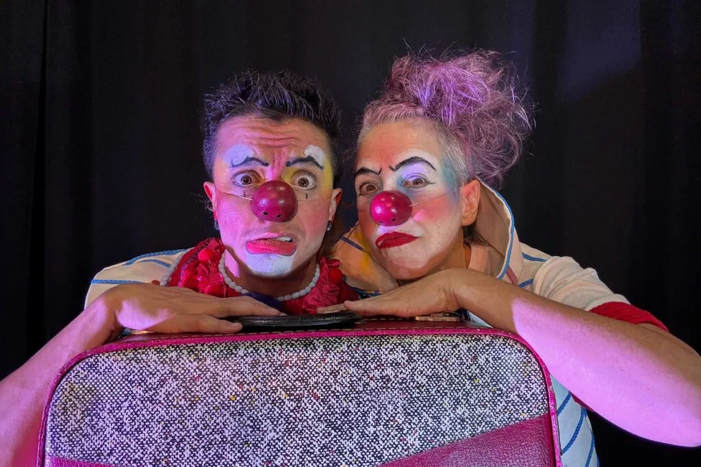 O que será que tem na mala?, novo espetáculo do Circo di SóLadies | Nem SóLadies, neste domingo (10) no Sesc Bom Retiro